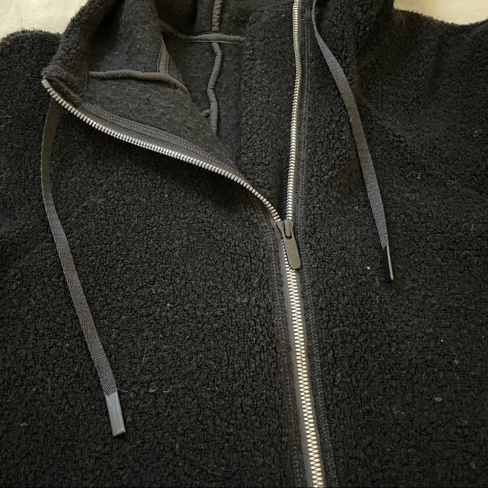 Lululemon Jacket - Picture 3 of 7